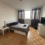 Zentrale Und Komfortable Wohnung